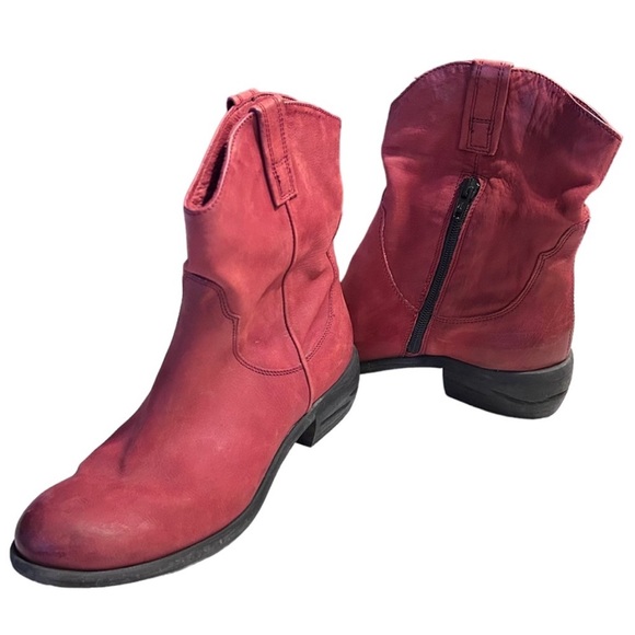 Arnold Churgin Red Nubuck Suede Block Heel
Zip Up Ankle Boots Size 6.5 - Picture 3 of 11